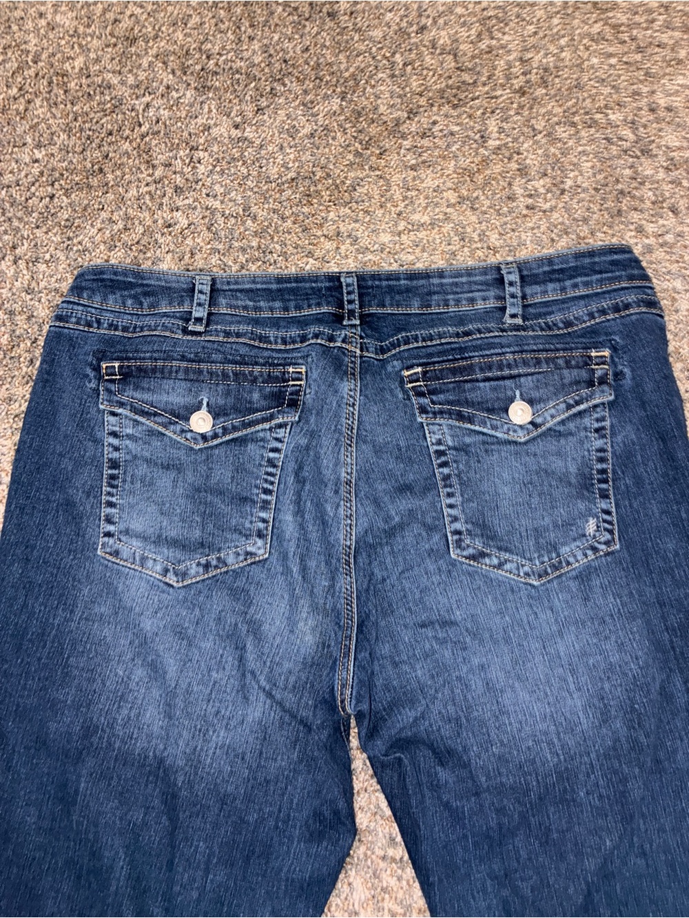 Silver Women’s Suki Slim Boot Cut Jeans - size 24 x 33